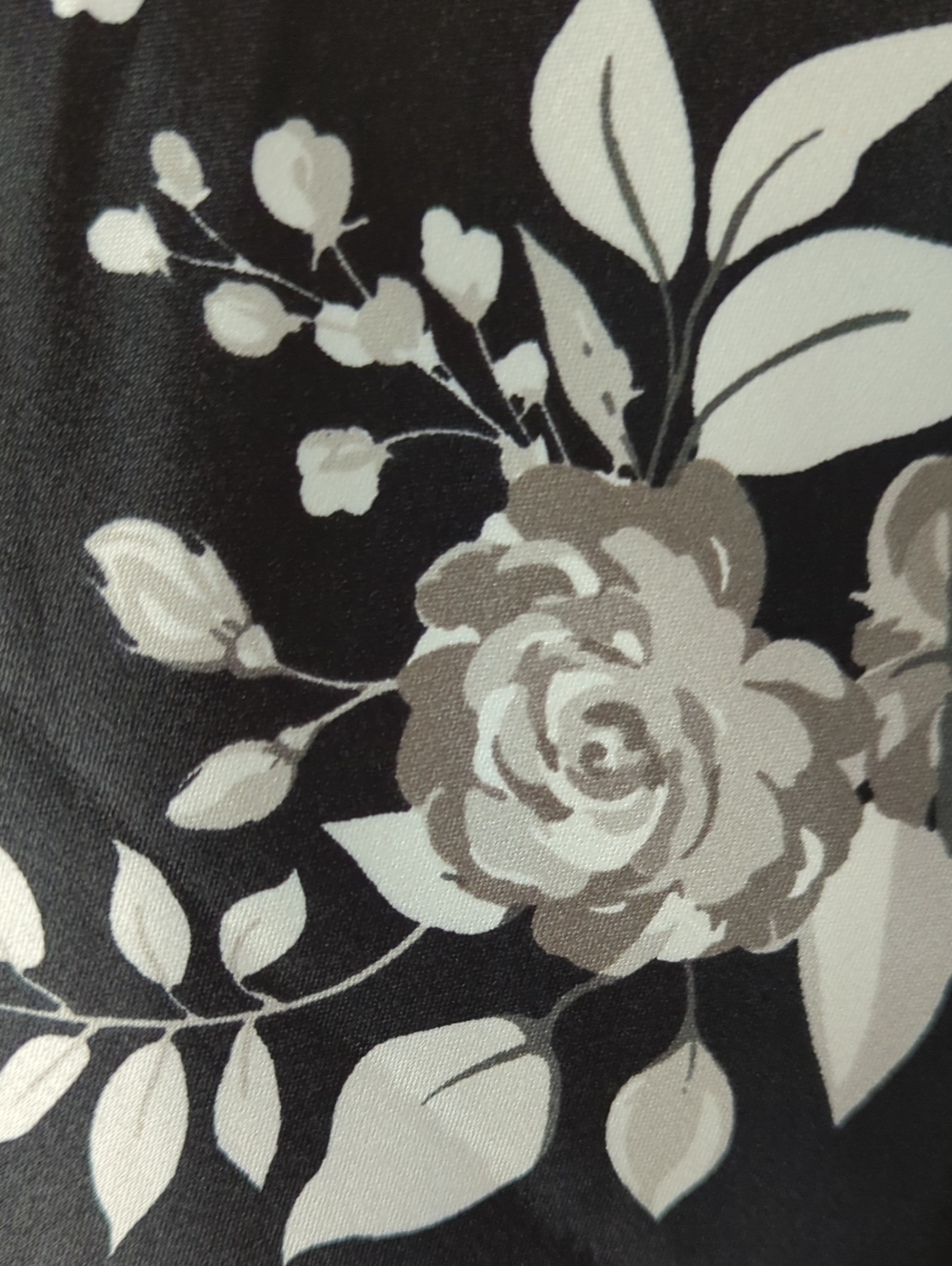 Lularoe Autumn Satin Dkirt - Picture 2 of 3